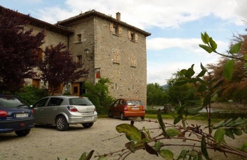 Ibero Cottage | Apartment (2+1 pax) next to the river, with pool and 10 minutes from Pamplona