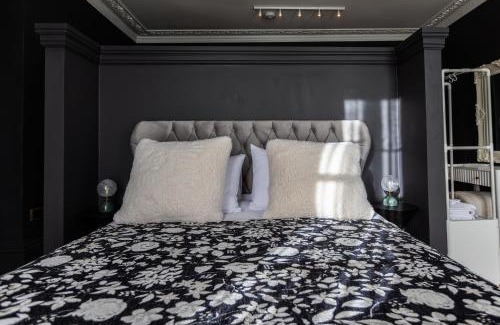 Chepstow Apartment | Apartment 3