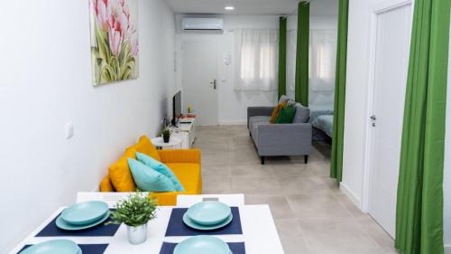 Ciudad Lineal Apartment | Apartment 3 Private complex Parking 6 people