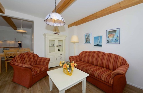 Alkersum Apartment | Apartment # 4 -. Marschweg 10/4 - Exclusive corn. Apartment under thatch