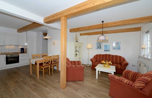 Alkersum Apartment | Apartment # 4 -. Marschweg 10/4 - Exclusive corn. Apartment under thatch