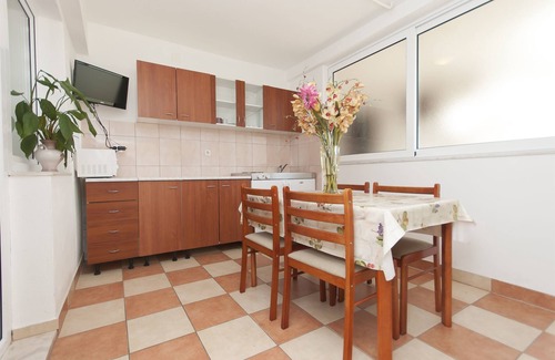 Bili brig Apartment | Apartment and Rooms Ivan (45191-A3) - Makarska