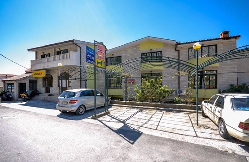 Bili brig Apartment | Apartment and Rooms Ivan (45191-A3) - Makarska