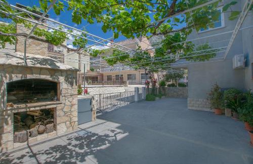 Tice Apartment | Apartment Anica