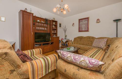 Tice Apartment | Apartment Anica