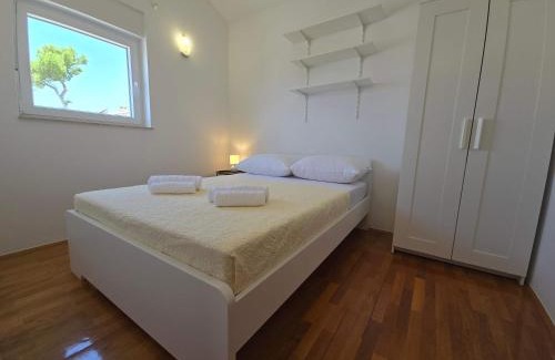 Vrpolje Apartment | Apartment Antonia