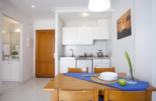 Colonia Sant Jordi Apartment | Apartment 'Apartamento Estándar' with Balcony, Wi-Fi and Air Conditioning