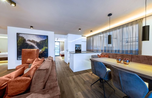 Muhlbach im Pinzgau Apartment | Apartment in Bramberg with Mountain Views