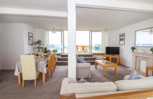 Babbacombe Apartment | Apartment at Morningside Hotel