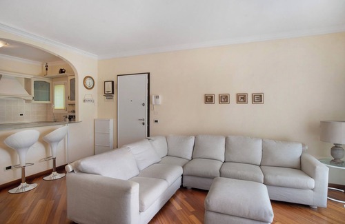 Diano Castello Apartment | Apartment 'Avocado' with Shared Pool, Wi-Fi and Air Conditioning