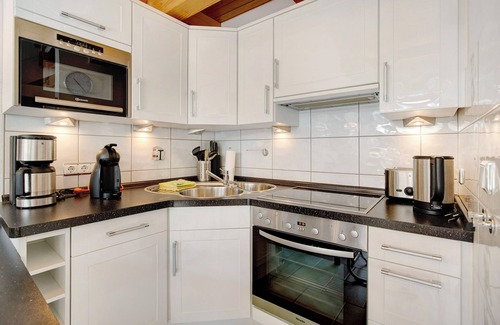 Dangast Apartment | Apartment 'Backbord 21' close to the Beach with Garden & Wi-Fi