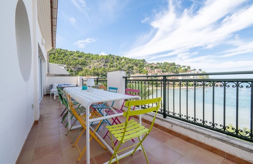 Puerto de Soller Apartment | Apartment 'Beachfront Port De Soller' with Private Terrace, Wi-Fi and Air Conditioning
