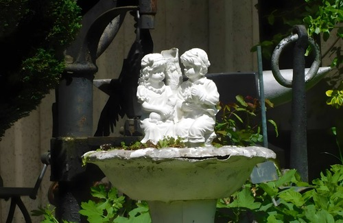 Liepe Apartment | Apartment 'Behling 4' with Shared Garden and Wi-Fi