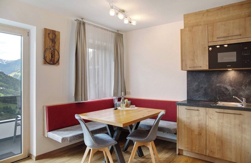 Gerlosbergeben Apartment | Apartment 'Bergliebe Top 1' with Mountain View, Balcony and Wi-Fi