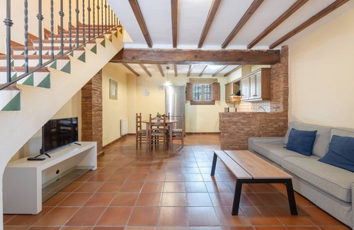 Altura Apartment | Apartment 'Blanca' with Mountain View, Shared Pool and Shared Garden