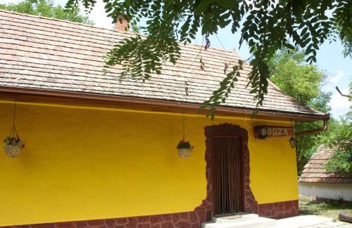 Tompa House | Apartment Bodza