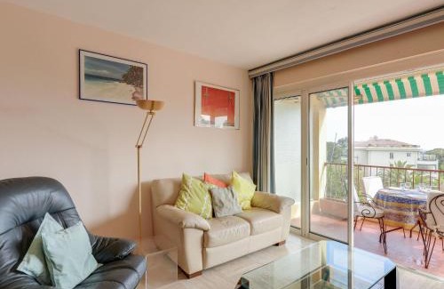 Boulouris-sur-Mer Apartment | Apartment Boulouris Mimosa by Interhome