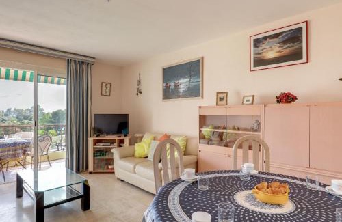 Boulouris-sur-Mer Apartment | Apartment Boulouris Mimosa by Interhome