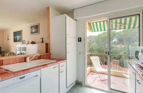 Boulouris-sur-Mer Apartment | Apartment Boulouris Mimosa by Interhome