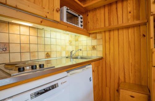 Les Menuires Apartment | Apartment Brelin Evons 409 by Interhome