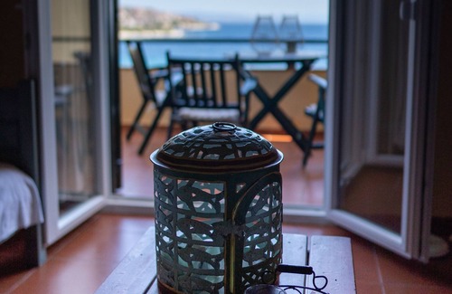 Sithonia Apartment | Apartment by the sea with a sea view balcony and garden, far from mass tourism