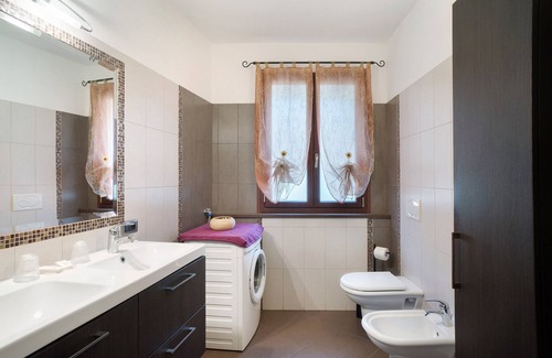 Villa Viani Apartment | Apartment 'Ca' De Maio' with Mountain View and Private Terrace