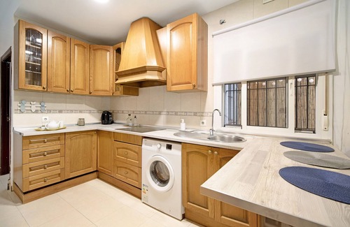 San Fernando Apartment | Apartment "Casa Fluri" with Balcony & Wi-Fi
