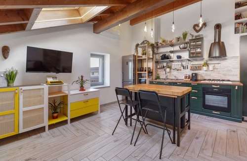 San Bartolomeo Apartment | Apartment 'Casa Valy' with Lake View, Wi-Fi and Air Conditioning