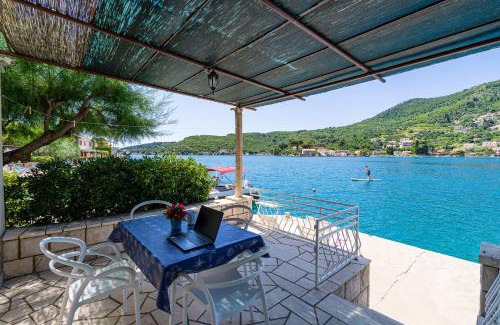 Zaton Apartment | Apartment Cecilija - Seafront with sunbeds! Unique