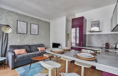 Strasbourg -Saint-Denis Apartment | Apartment Center of Paris