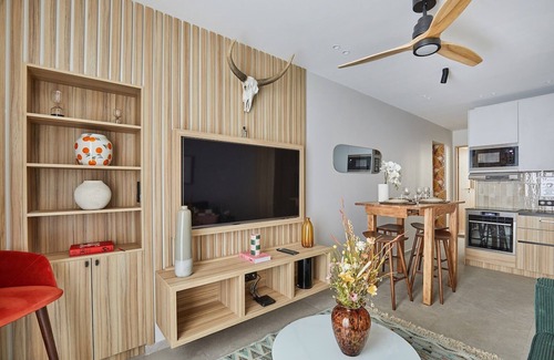 Quartier de la Folie-Mericourt Apartment | Apartment Center of Paris