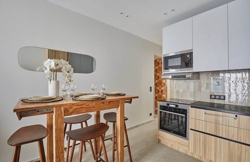 Quartier de la Folie-Mericourt Apartment | Apartment Center of Paris