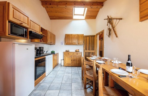 Le Bettaix Apartment | Apartment 'Chalet Le Choucas N°3' with Mountain View, Balcony and Wi-Fi