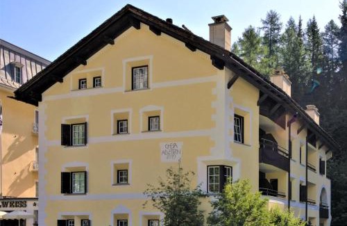 Sils-Maria Apartment | Apartment Chesa Alvetern 5 by Interhome