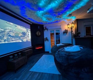 Nansouty-Saint-Genes Apartment | Apartment Cinema, Jacuzzi, Borne arcade