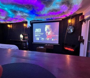 Nansouty-Saint-Genes Apartment | Apartment Cinema, Jacuzzi, Borne arcade