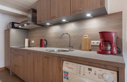 Munchweier Apartment | Apartment 'Fewo Max' with Shared Terrace, Balcony and Wi-Fi