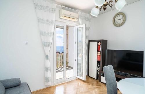 Gornji Kono Apartment | Apartment Debos - One-Bedroom Apartment with Balcony and Sea View