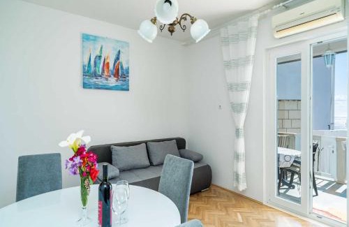 Gornji Kono Apartment | Apartment Debos - One-Bedroom Apartment with Balcony and Sea View