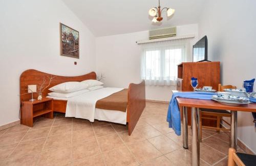 Cesarica Apartment | Apartment Delfin-11 by Interhome