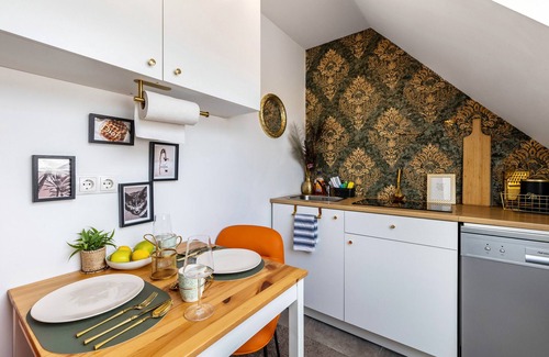 Duisburg Sud Apartment | Apartment 'Deluxe' with Wi-Fi and Air Conditioning