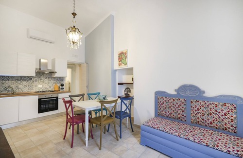 Rutigliano Apartment | Apartment 'Dimora Di Bacco' with Shared Terrace, Wi-Fi and Air Conditioning