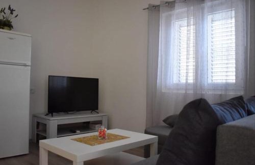 Gradac Apartment | Apartment Doris