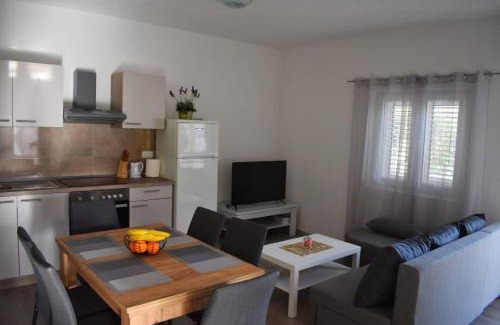Gradac Apartment | Apartment Doris