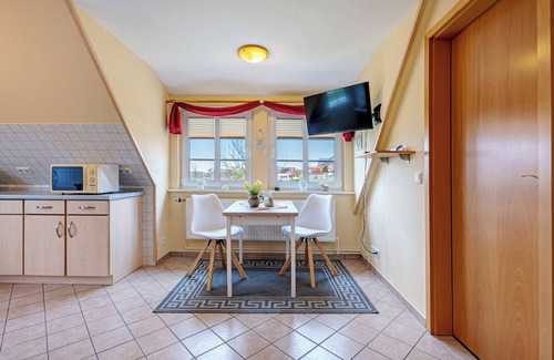 Norderhafen Apartment | Apartment 'Ebbe Und Flut' with Shared Garden and Balcony