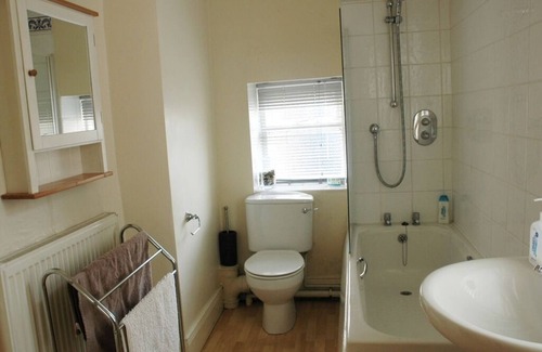Hexham Apartment | Apartment-Ensuite-Sammy's Place