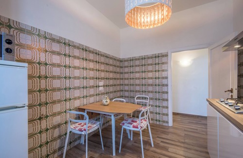 Montepulciano Apartment | Apartment 'Entro le mura' with Balcony & Wi-Fi