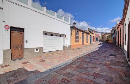 Los Llanos Apartment | Apartment 'Elita' with Mountain View, Private Terrace and Wi-Fi