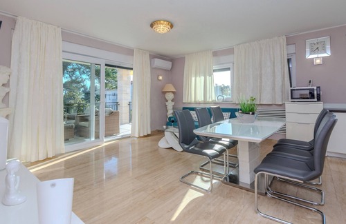 Vir Apartment | Apartment Eses