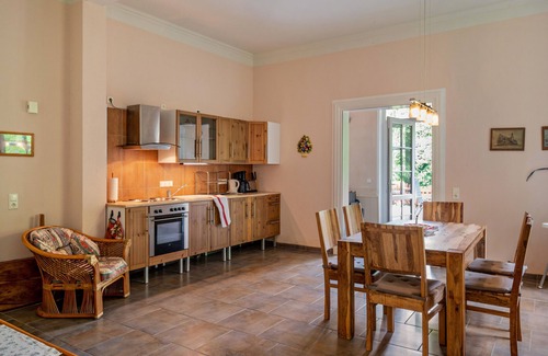 Krakow am See Apartment | Apartment 'Ferienwohnung 10 - Barrierefrei' with Private Terrace and Shared Garden